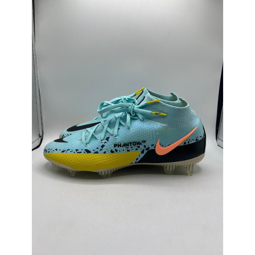 Nike Phantom GT2 DF Elite FG “Lucent Pack”
Size 7 men’s